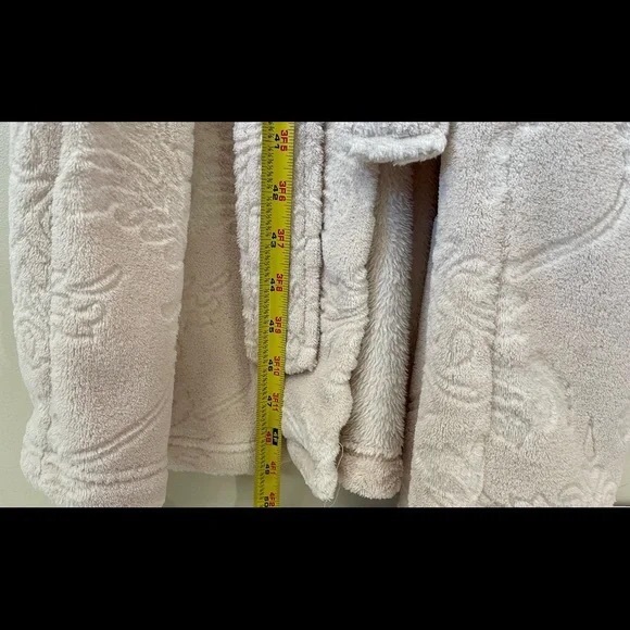 Stan Herman super-soft textured cream-colored robe EUC - Picture 10 of 12